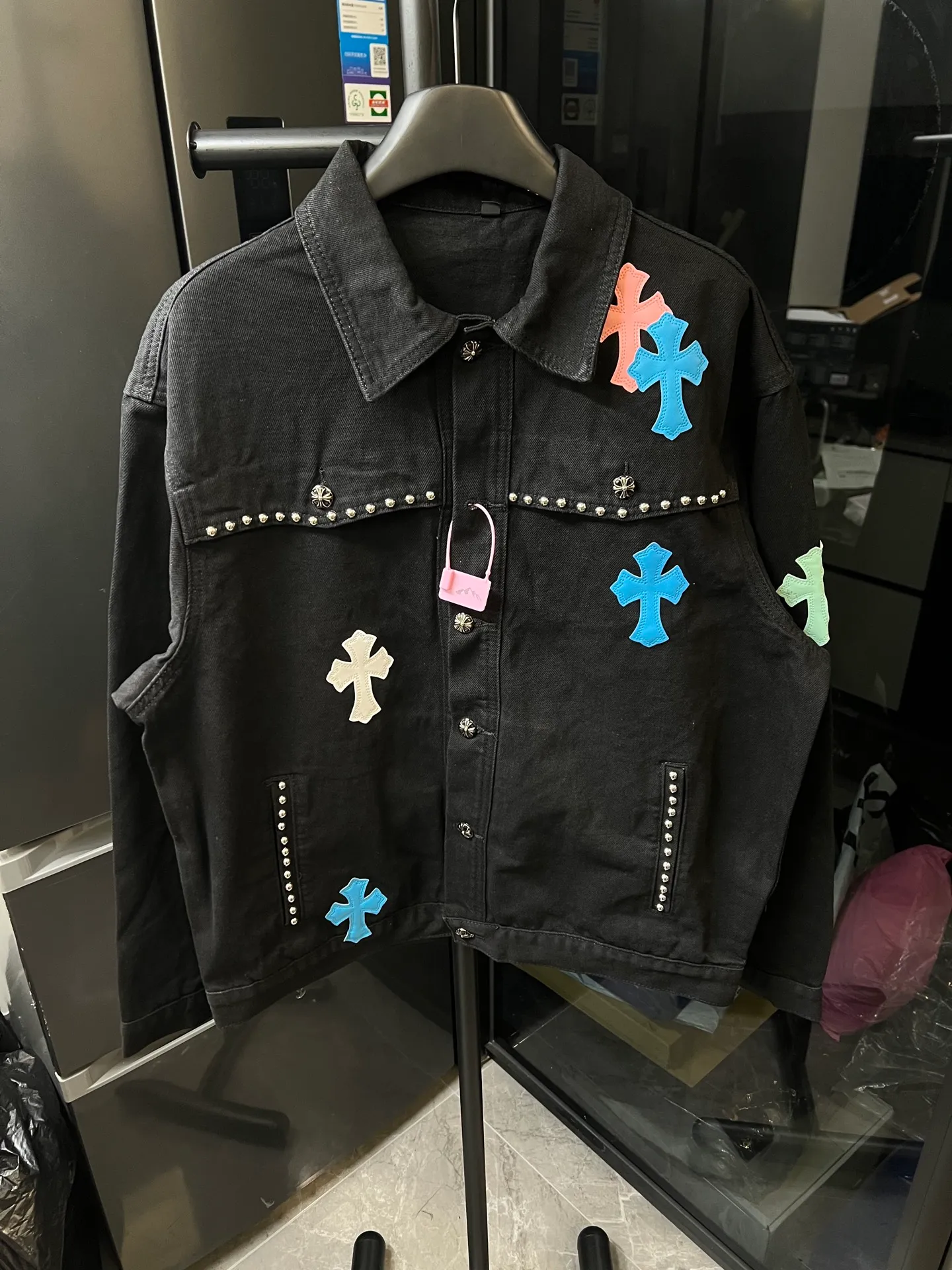 P280 [next day] Chrome Heart/Chrome Heart 25FW rivet colorful leather embroidered high-tech denim jacket (black) Size: 46 48 50 52 (corresponding to s-xl) Detailed sizes can be found in Figure 9